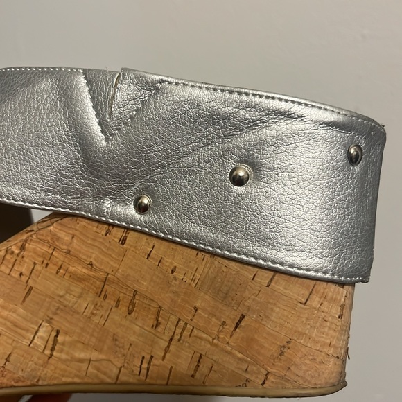 Rampage Quizzer Size 10 Silver Wedge Sandal - Picture 6 of 7